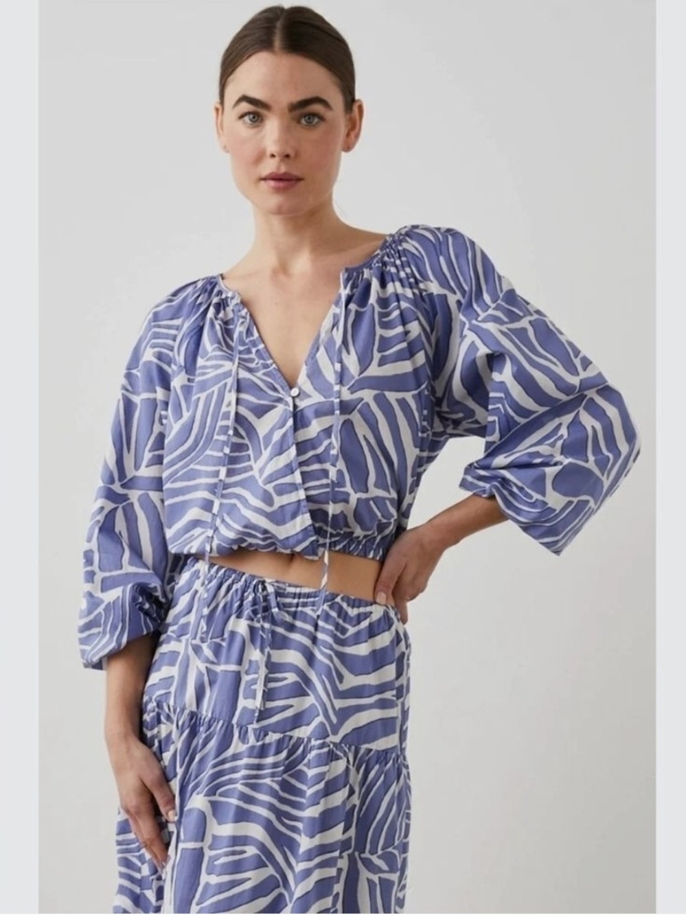 Rails Katia  White and Blue Abstract Wave Print Cropped Tie-Front Top